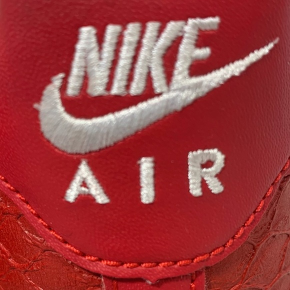 Red leather Nike Air Force 1 LV8 sneakers - Picture 3 of 12